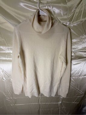 Ann Taylor 100% Cashmere Turtleneck Sweater Womens M Ivory Cream Classic